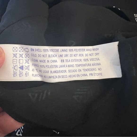 Forever 21 Black White Print Crop Top NEW WITH TAGS B3/19 - Picture 5 of 8